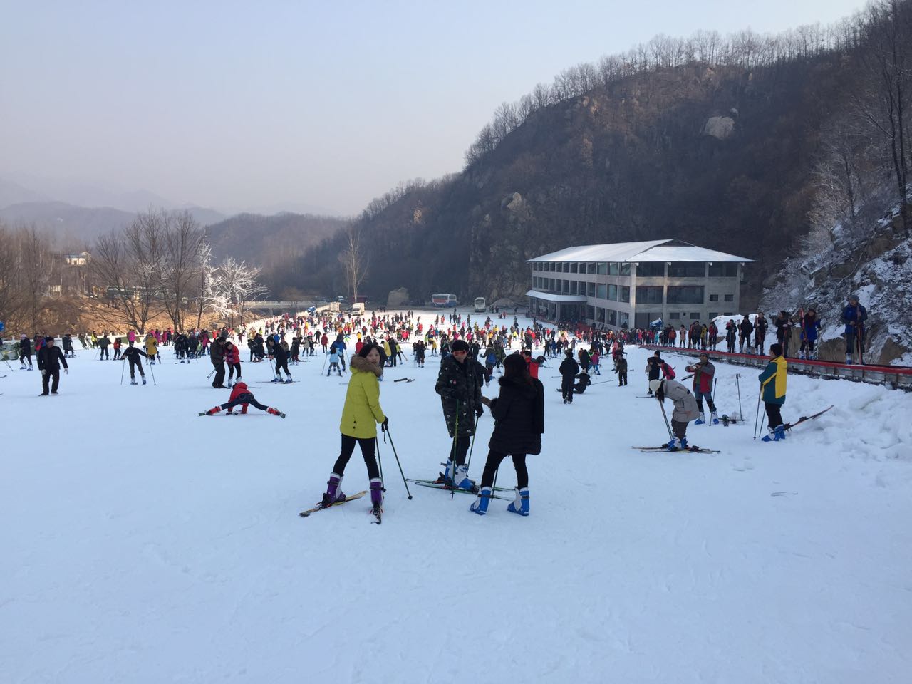 河南平頂山大峽谷滑雪場游樂場成功開幕，河北迪特加油助威